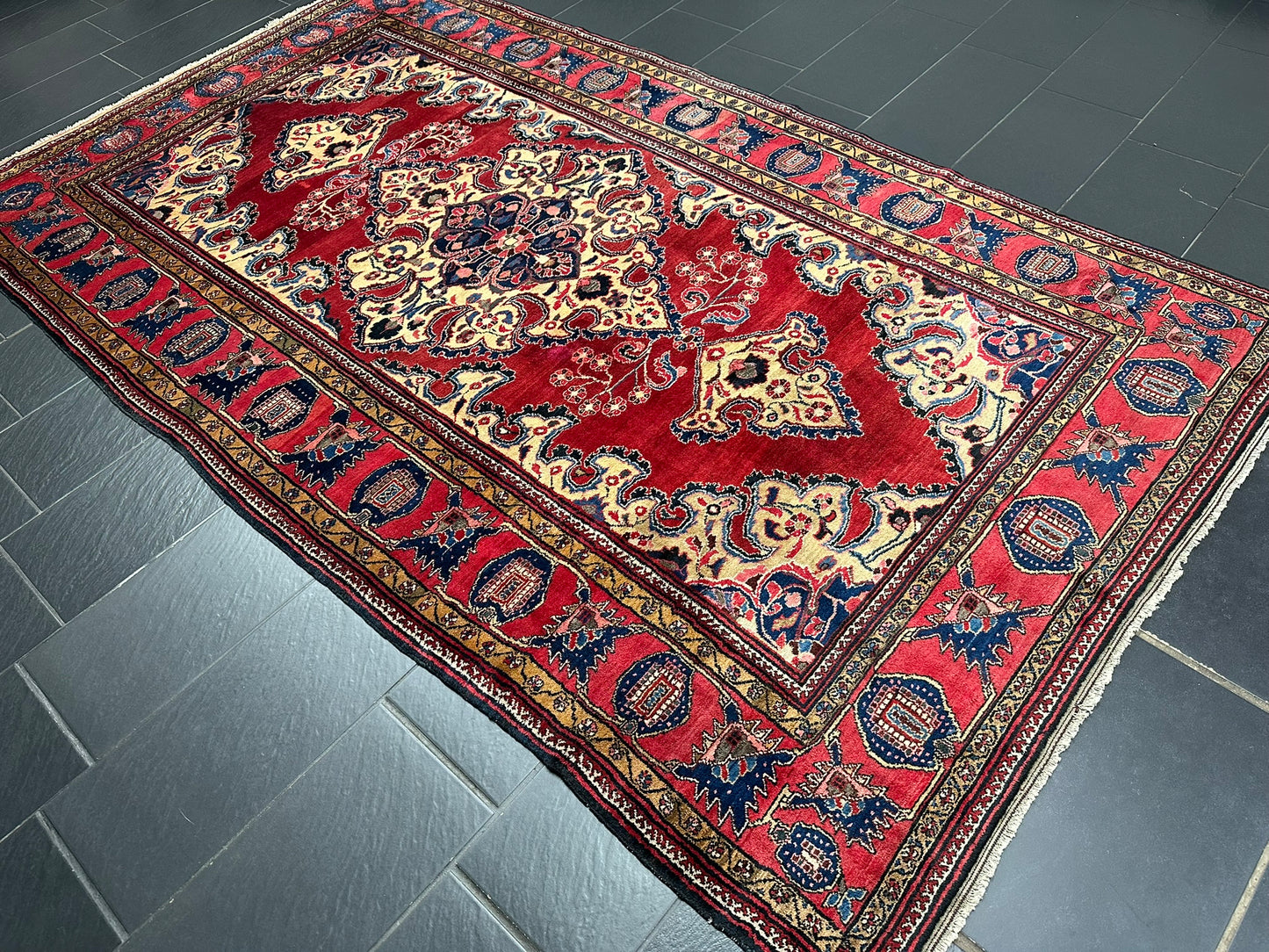 Handgeknüpfter Bidjar Teppich 330x180 cm – Art Deco Muster