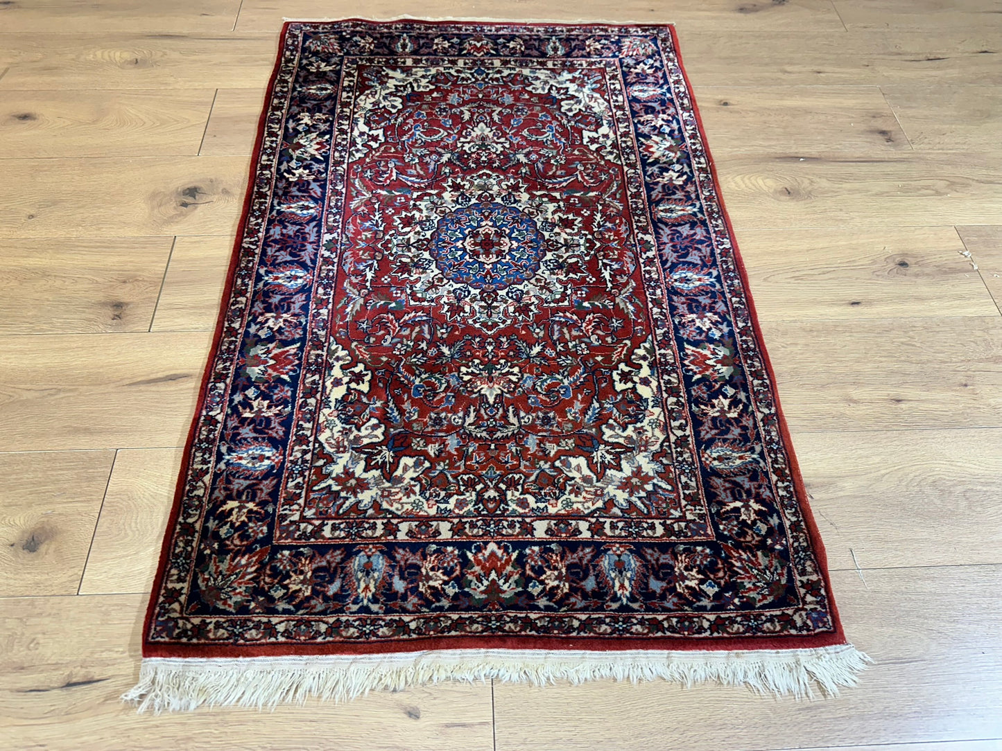 Orientteppich handgeknüpft China Isfahan korkwolle Design 128x80 cm