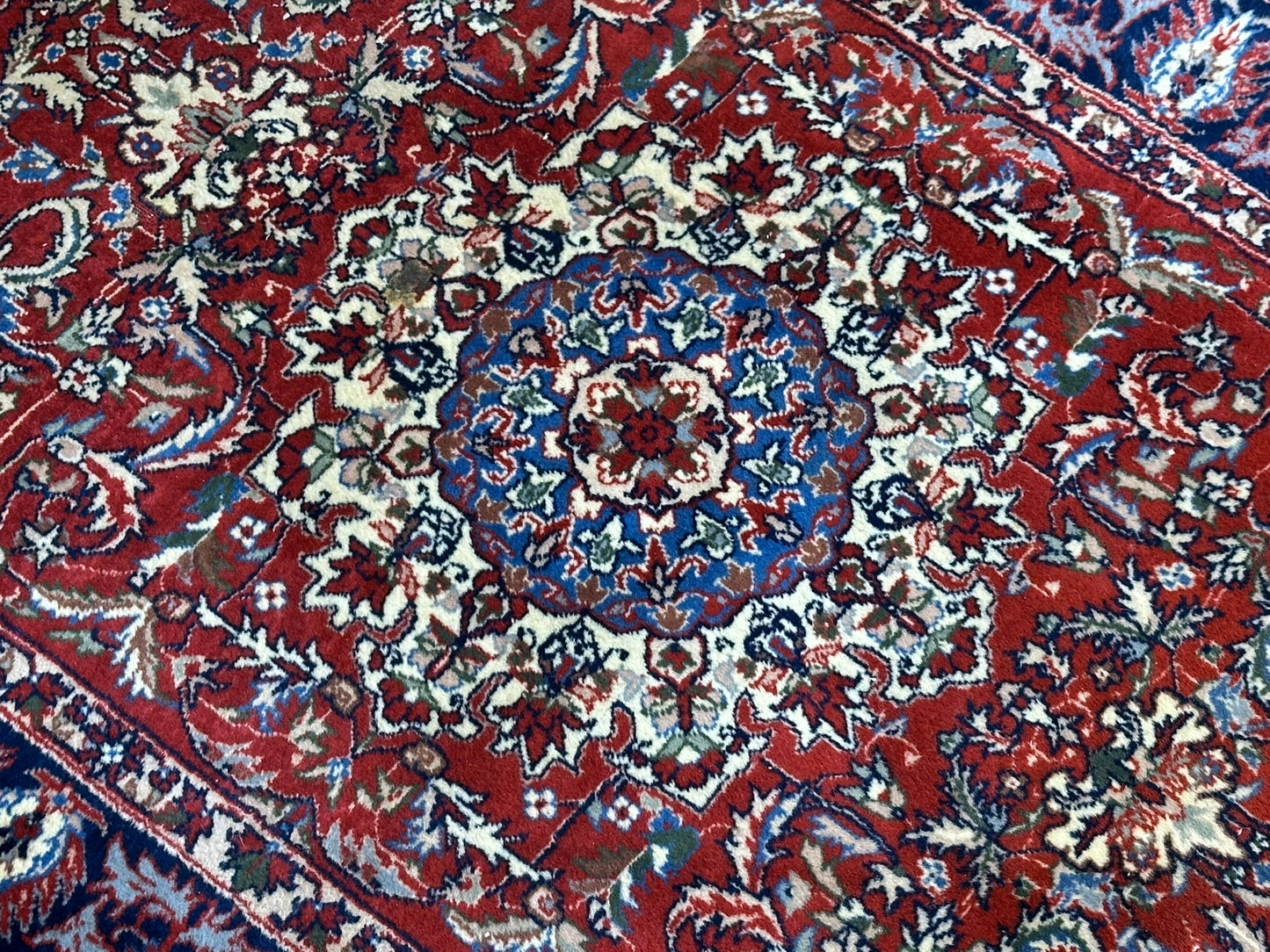 Orientteppich handgeknüpft China Isfahan korkwolle Design 128x80 cm