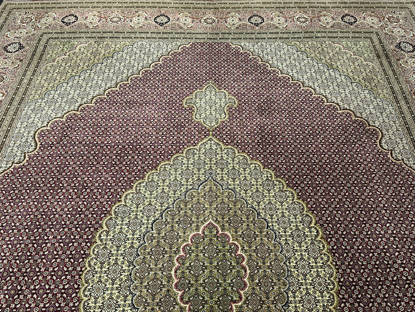 Handgeknüpfter Täbriz Teppich 350x250 cm – Mahi Muster mit Seide