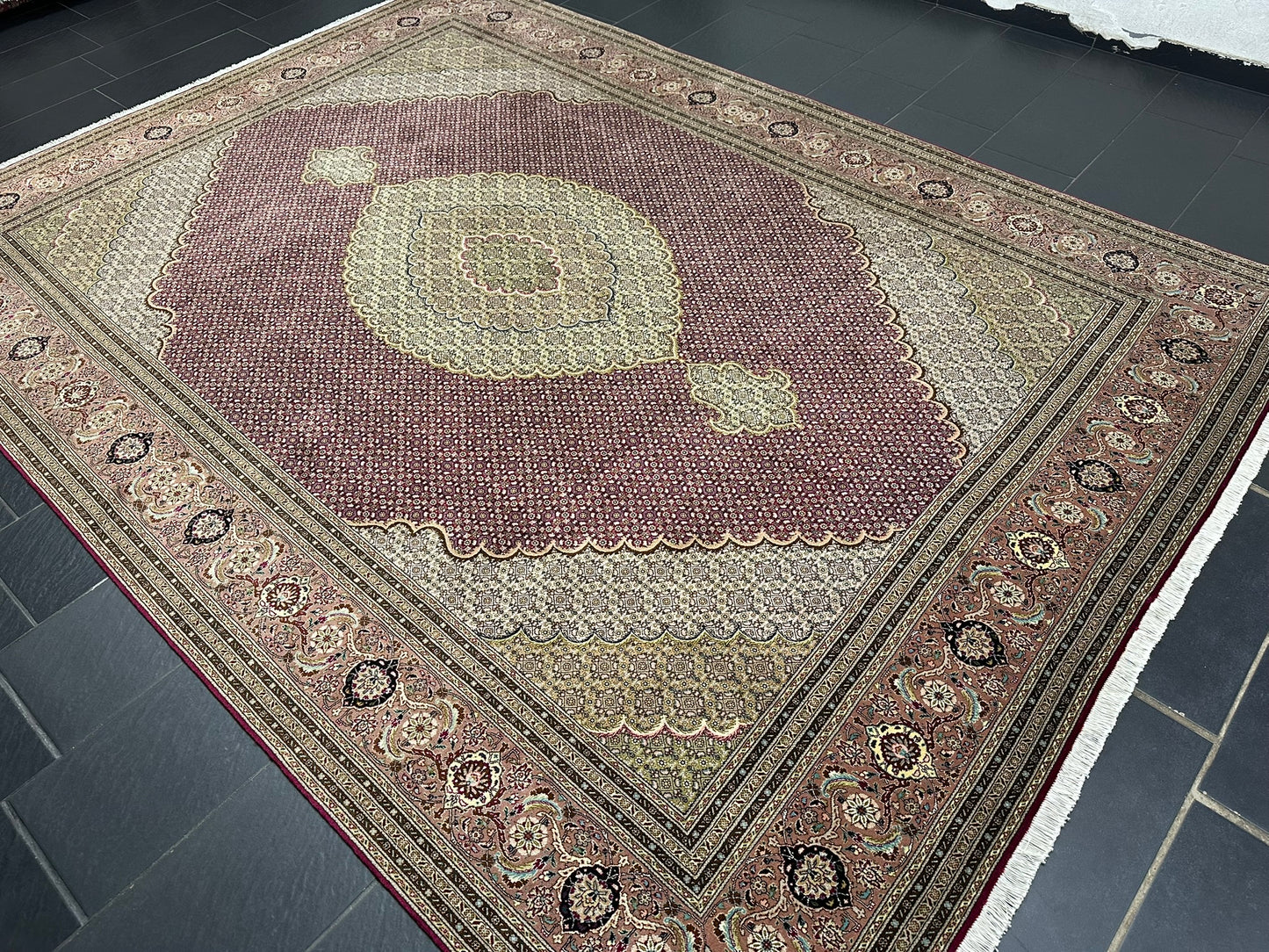 Handgeknüpfter Täbriz Teppich 350x250 cm – Mahi Muster mit Seide