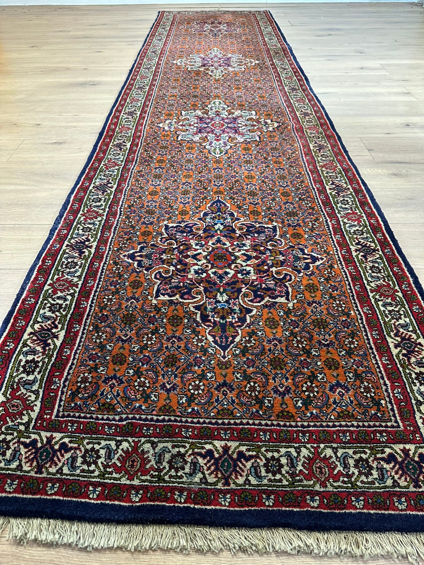 Orientteppich handgeknüpft Bidjar Läufer 383x94 cm