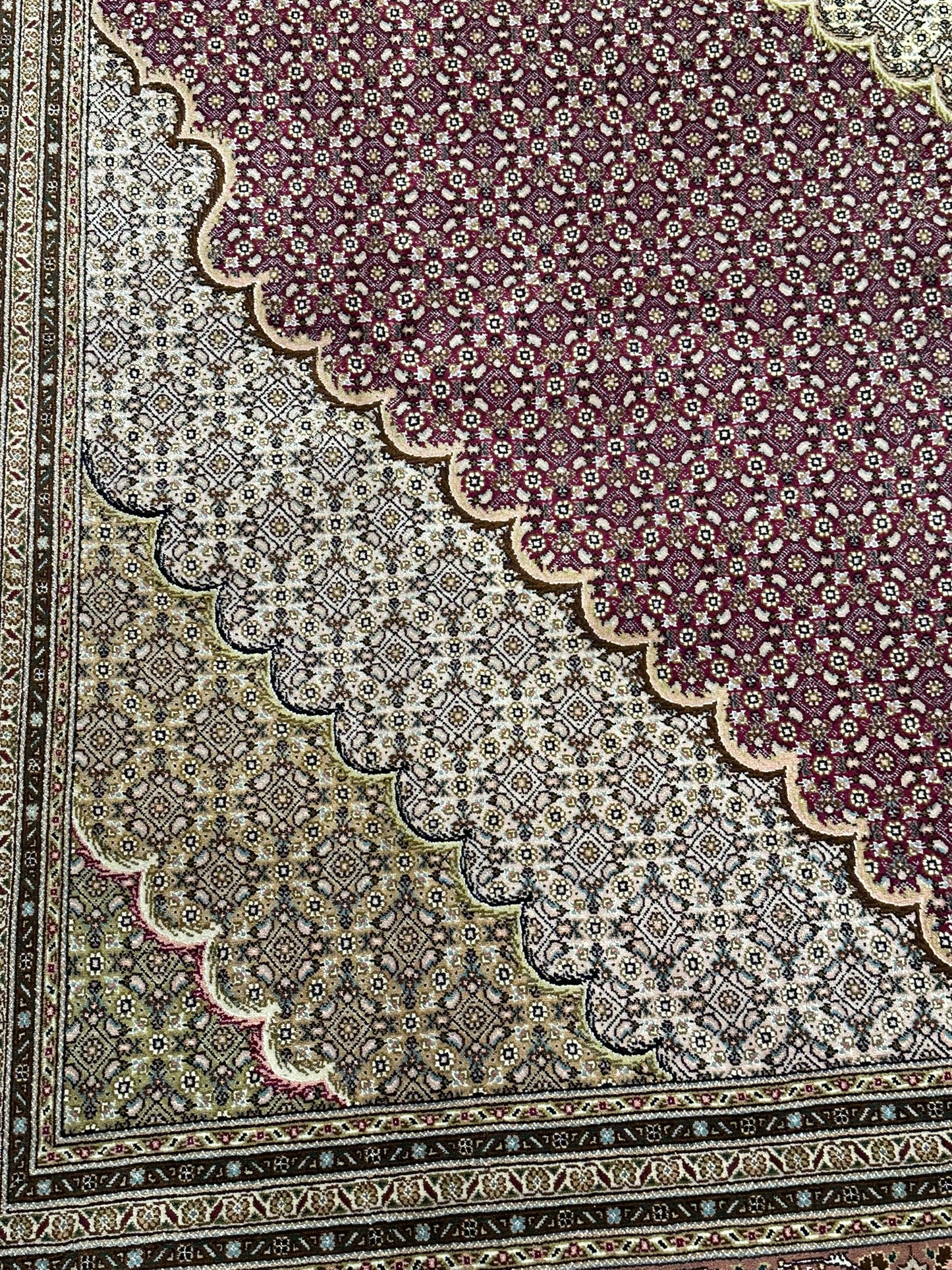 Handgeknüpfter Täbriz Teppich 350x250 cm – Mahi Muster mit Seide