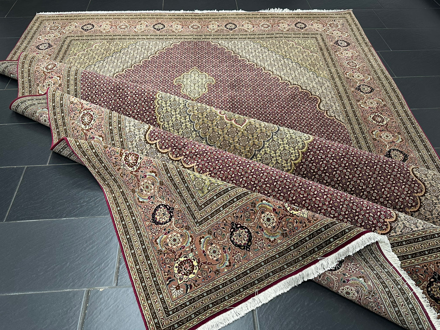 Handgeknüpfter Täbriz Teppich 350x250 cm – Mahi Muster mit Seide