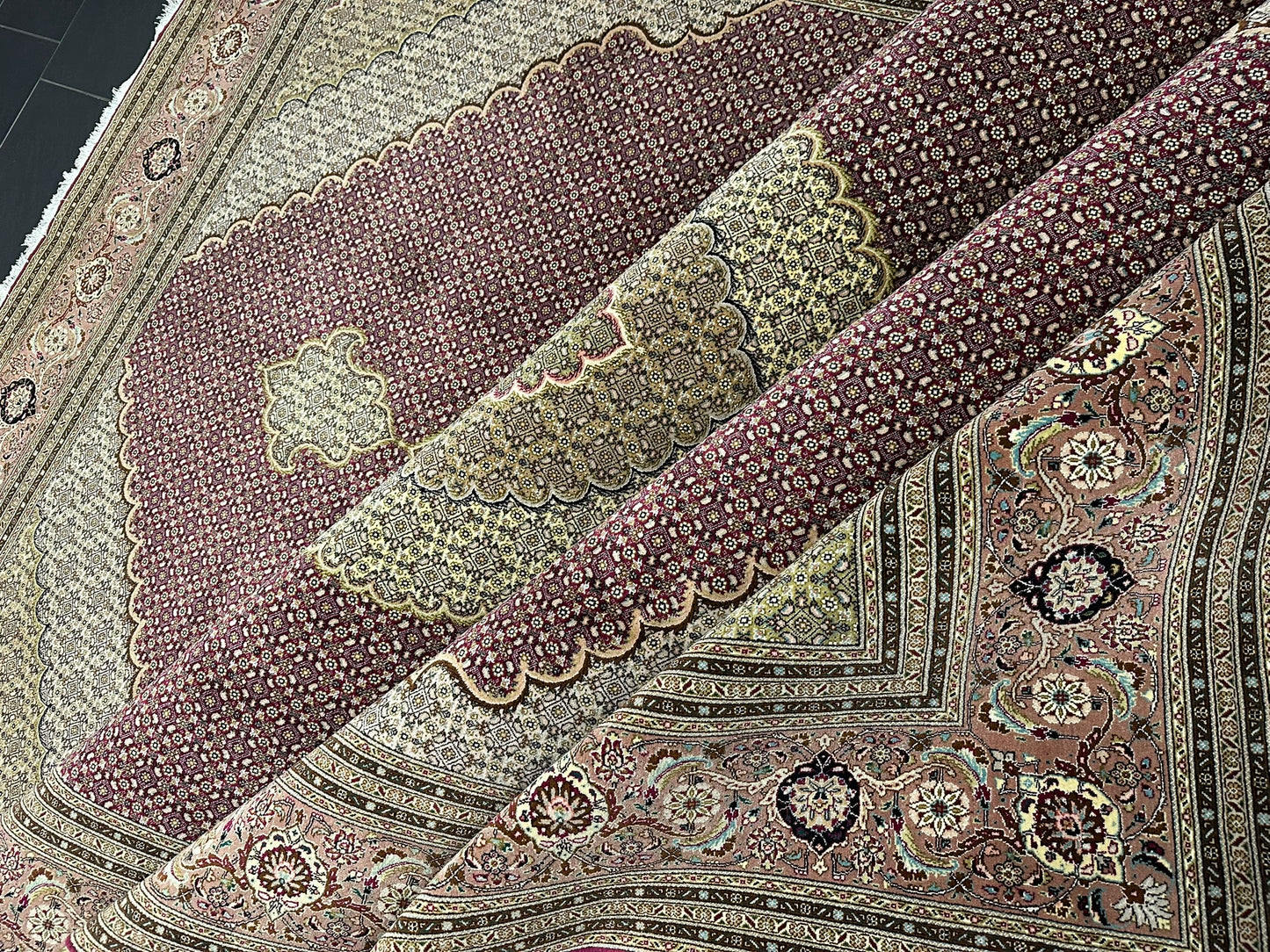 Handgeknüpfter Täbriz Teppich 350x250 cm – Mahi Muster mit Seide
