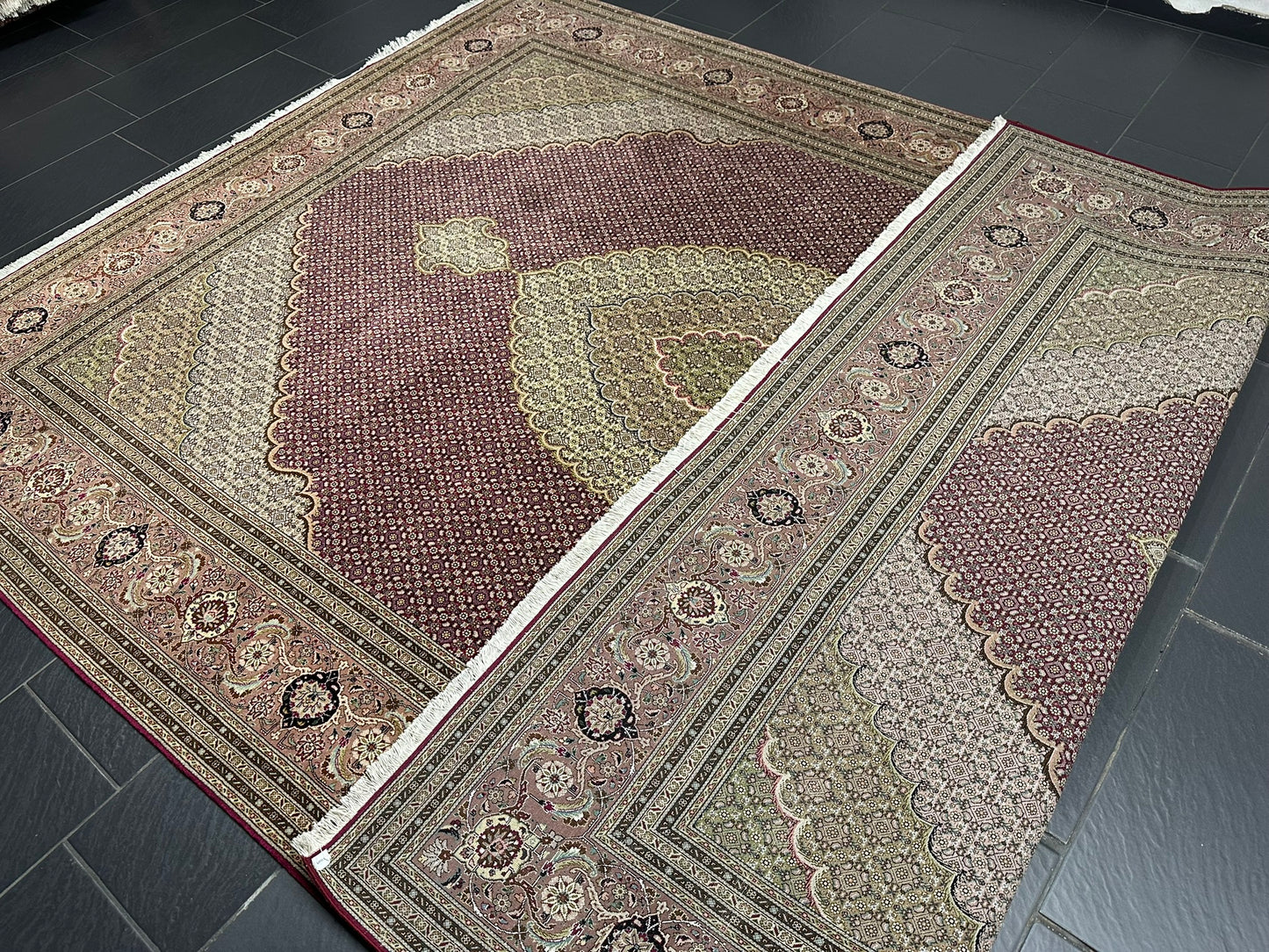 Handgeknüpfter Täbriz Teppich 350x250 cm – Mahi Muster mit Seide