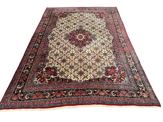 Handgeknüpfter Bidjar Teppich 383x265 cm – Rosenmuster Wolle