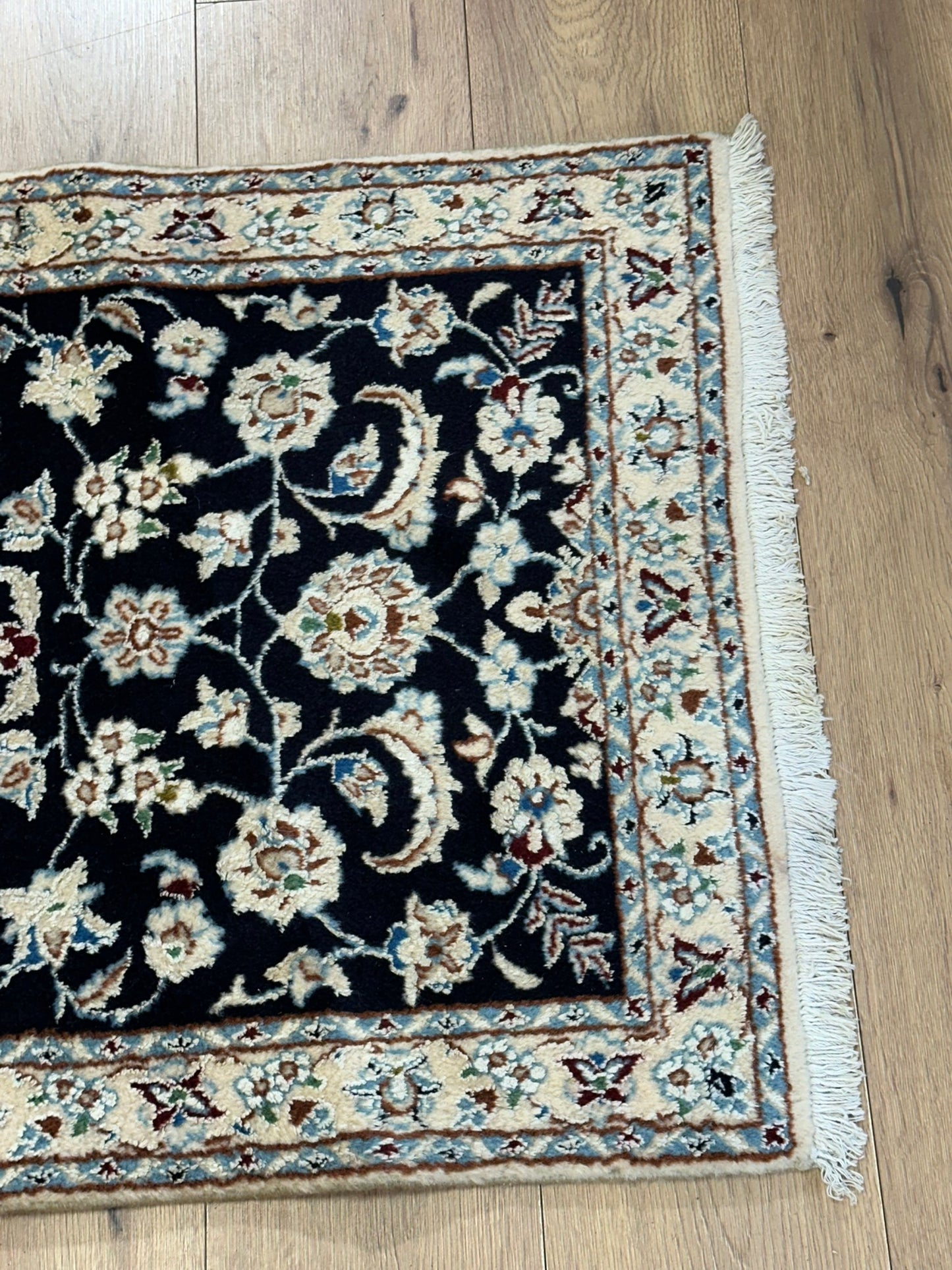 Orientteppich handgeknüpft Nain Korkwolle mit Seide Läufer 296x68 cm