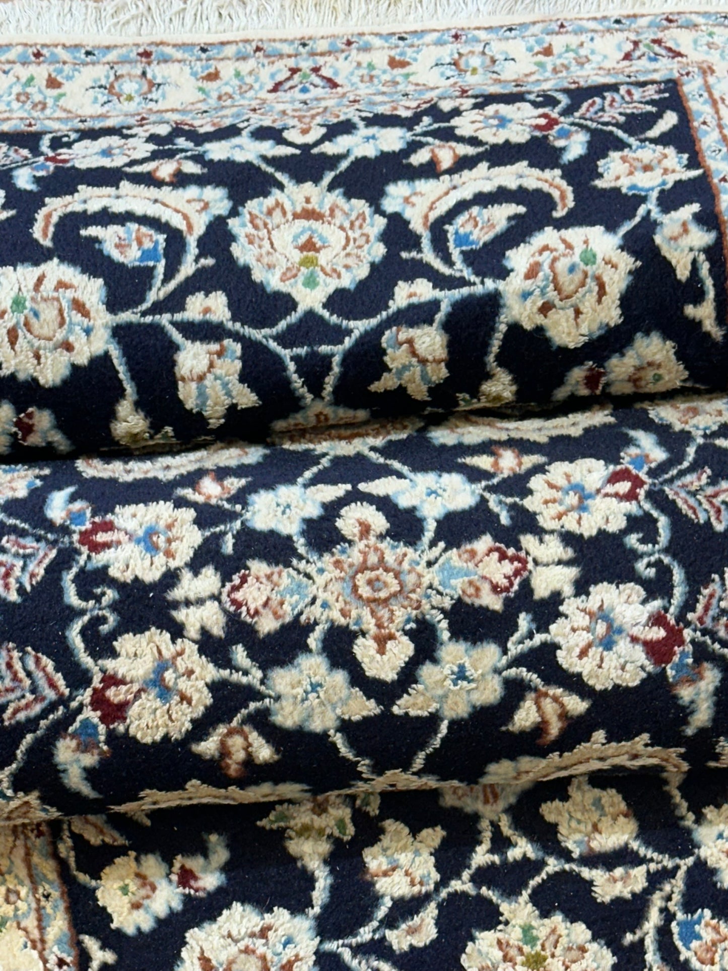 Orientteppich handgeknüpft Nain Korkwolle mit Seide Läufer 296x68 cm