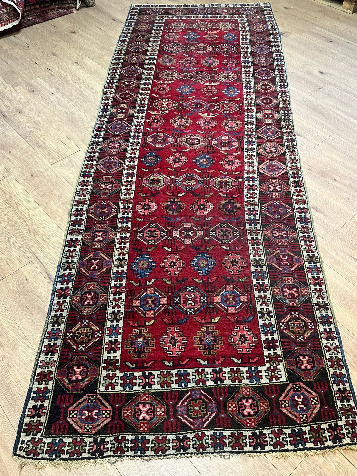 Orientteppich handgeknüpft antiker Kazak naturfarben 333x117 cm