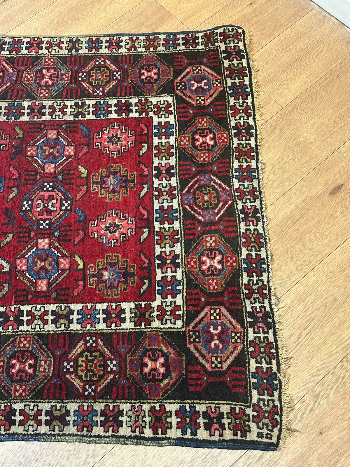 Orientteppich handgeknüpft antiker Kazak naturfarben 333x117 cm