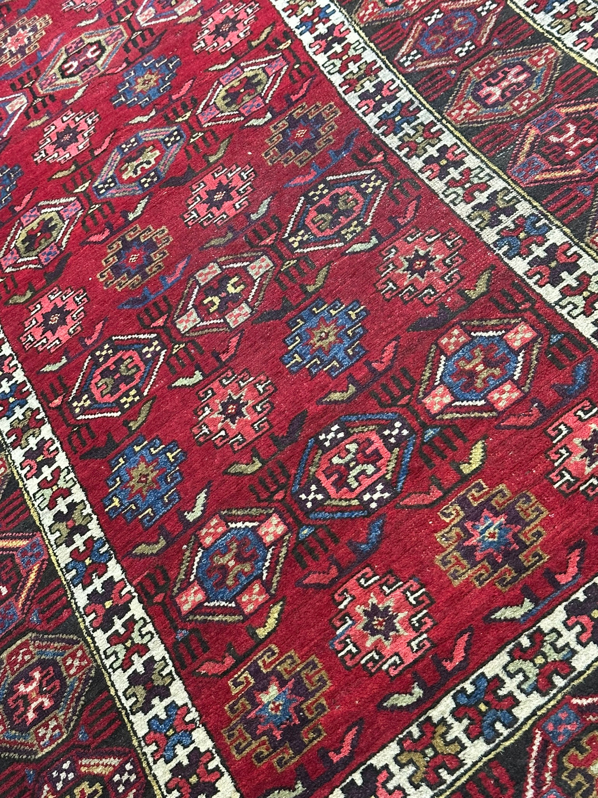 Orientteppich handgeknüpft antiker Kazak naturfarben 333x117 cm