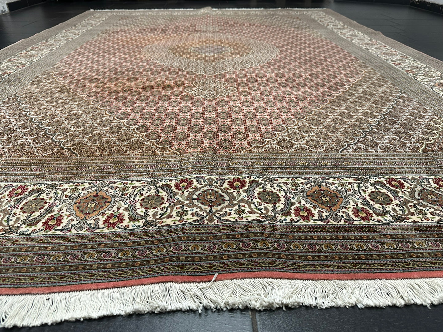 Handgeknüpfter Täbriz Mahi Teppich mit Seide 345x246 cm