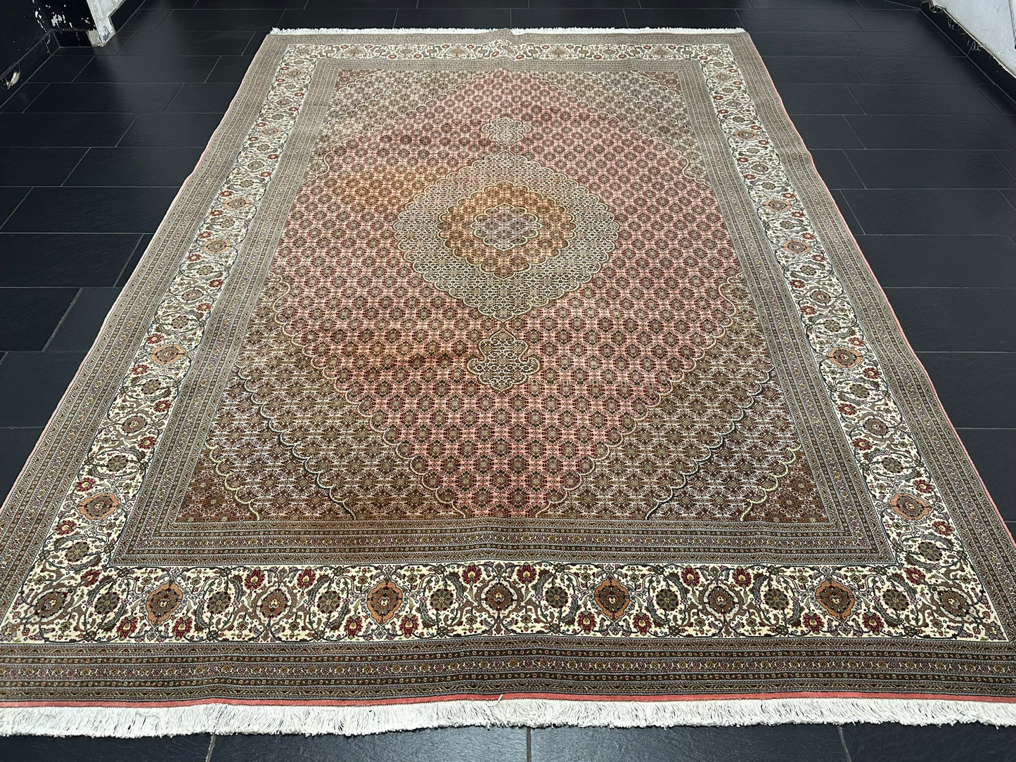 Handgeknüpfter Täbriz Mahi Teppich mit Seide 345x246 cm