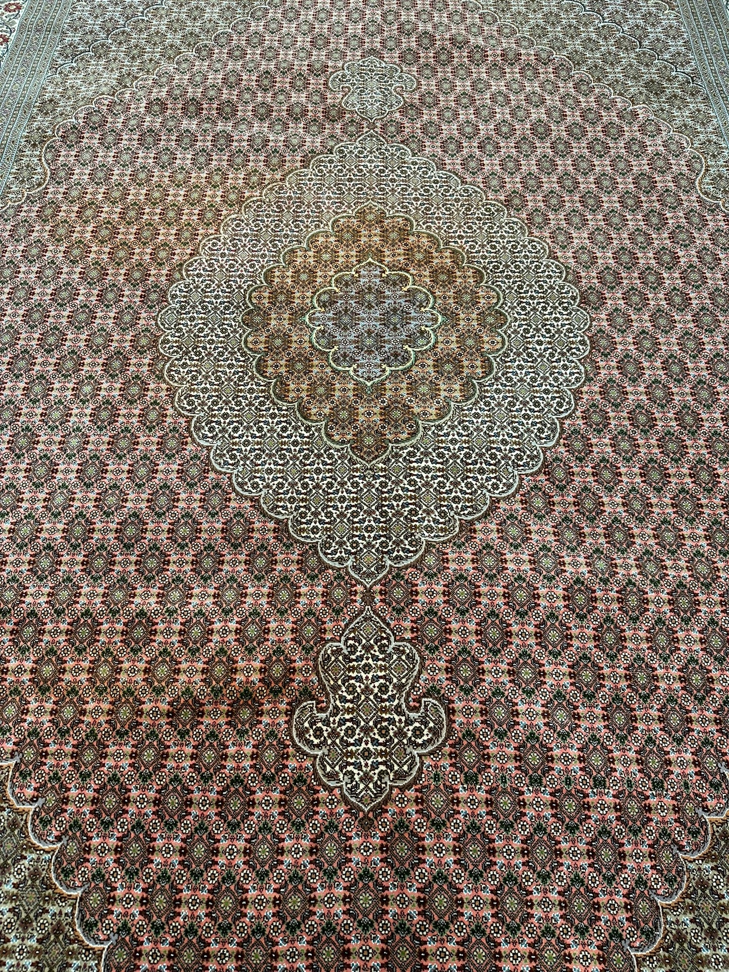 Handgeknüpfter Täbriz Mahi Teppich mit Seide 345x246 cm
