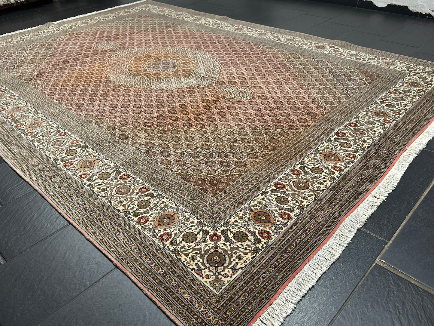 Handgeknüpfter Täbriz Mahi Teppich mit Seide 345x246 cm