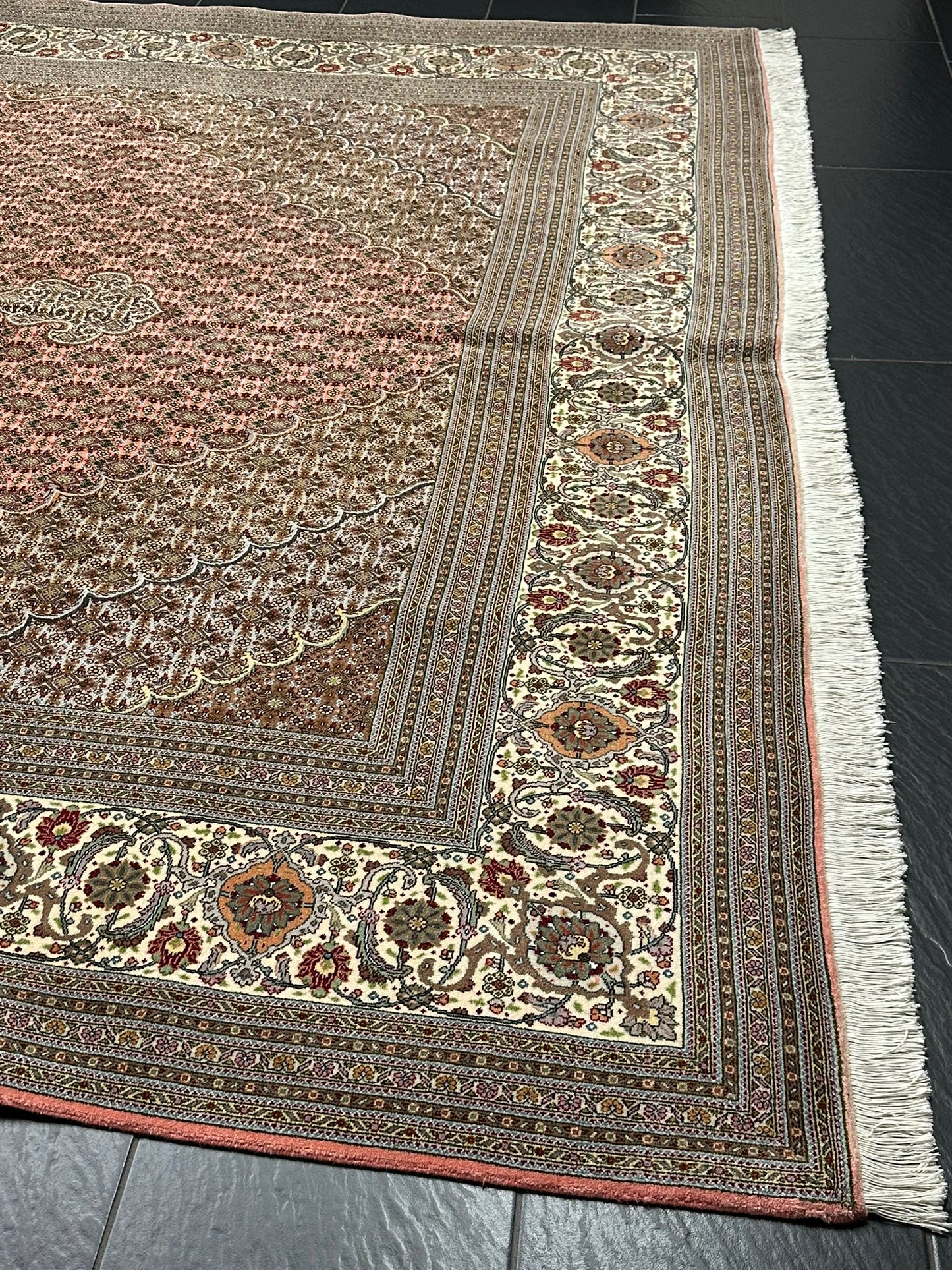 Handgeknüpfter Täbriz Mahi Teppich mit Seide 345x246 cm