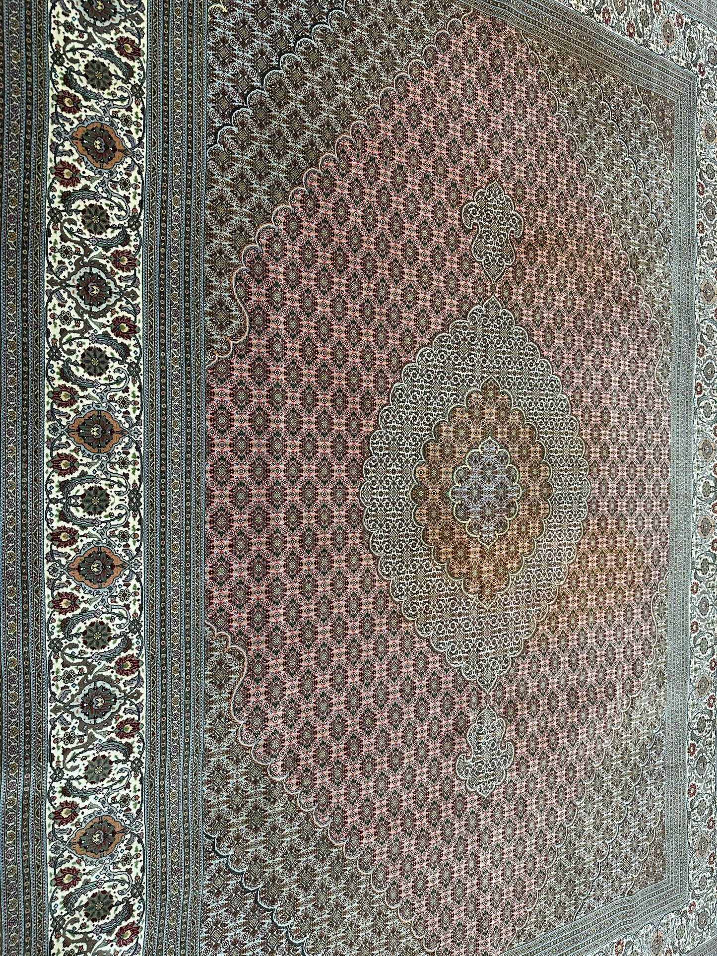Handgeknüpfter Täbriz Mahi Teppich mit Seide 345x246 cm
