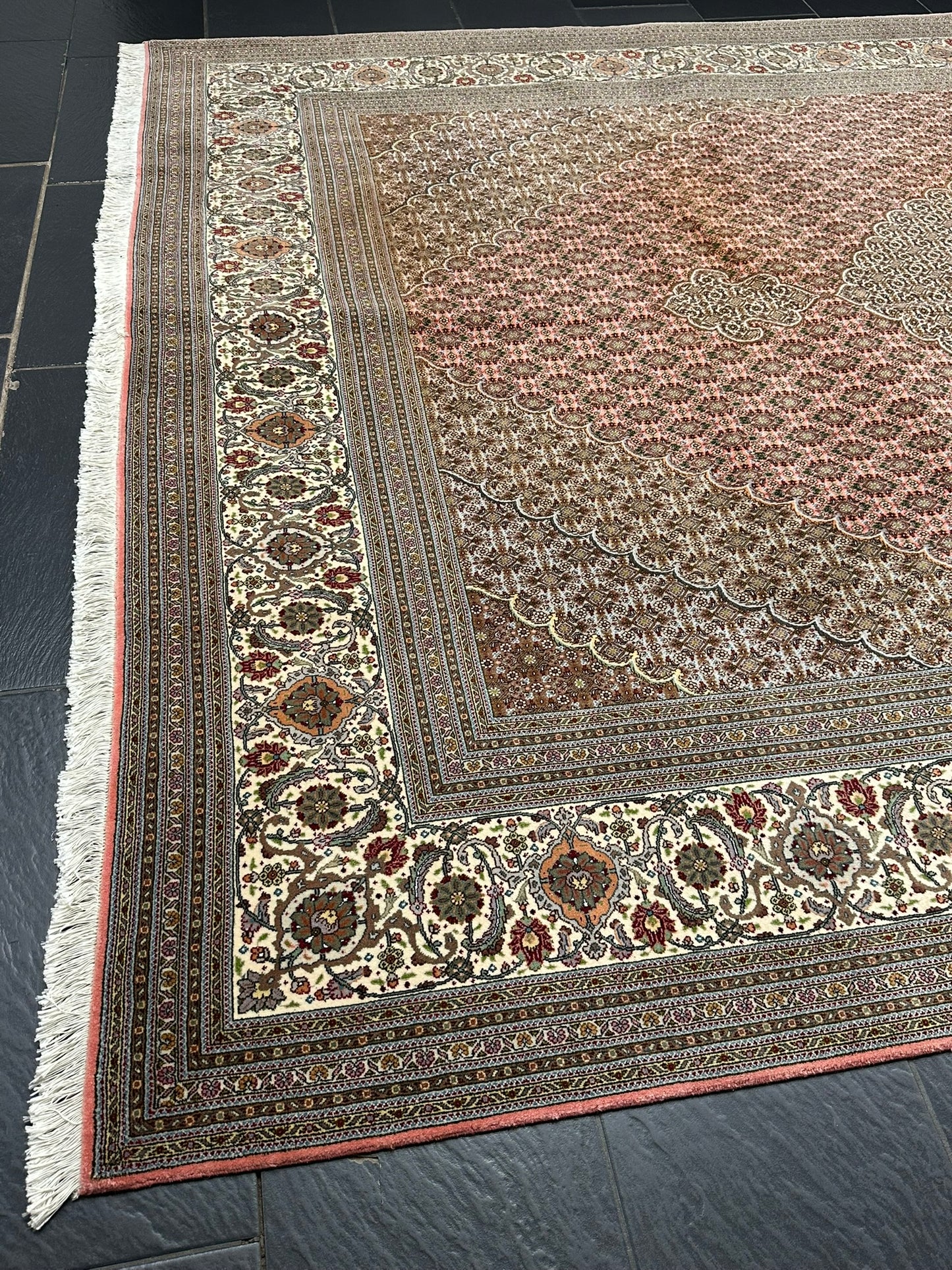 Handgeknüpfter Täbriz Mahi Teppich mit Seide 345x246 cm