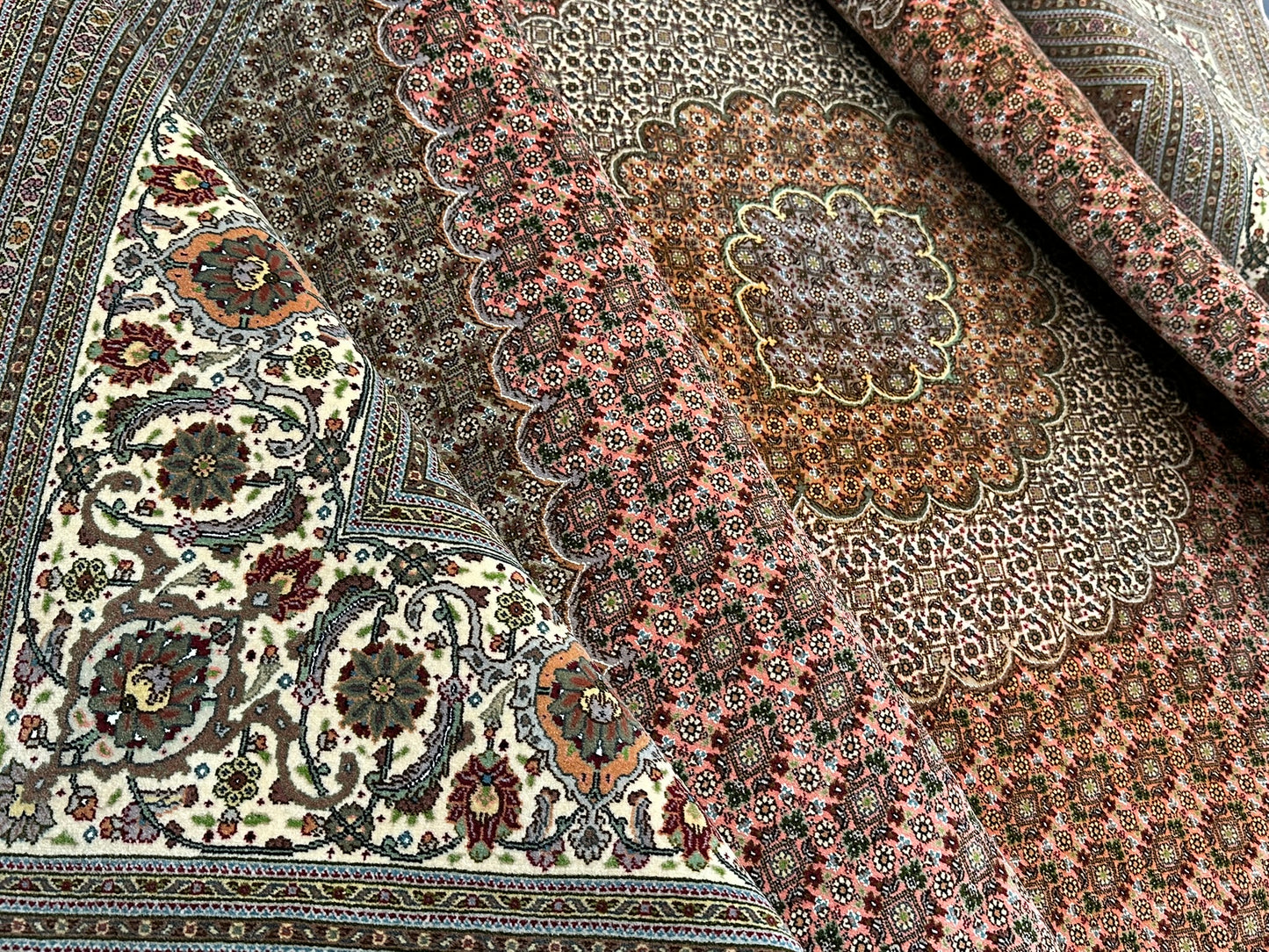 Handgeknüpfter Täbriz Mahi Teppich mit Seide 345x246 cm