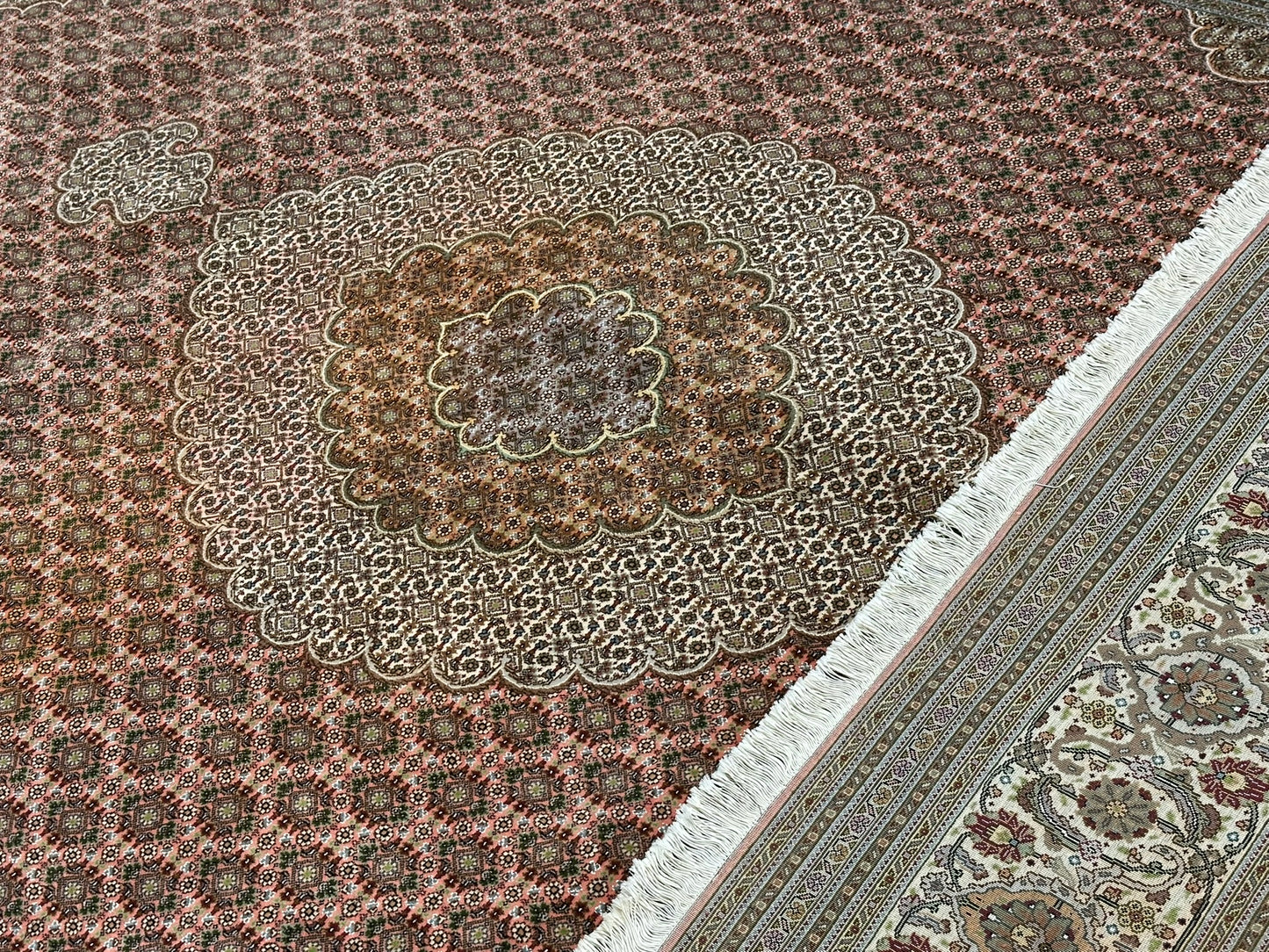 Handgeknüpfter Täbriz Mahi Teppich mit Seide 345x246 cm