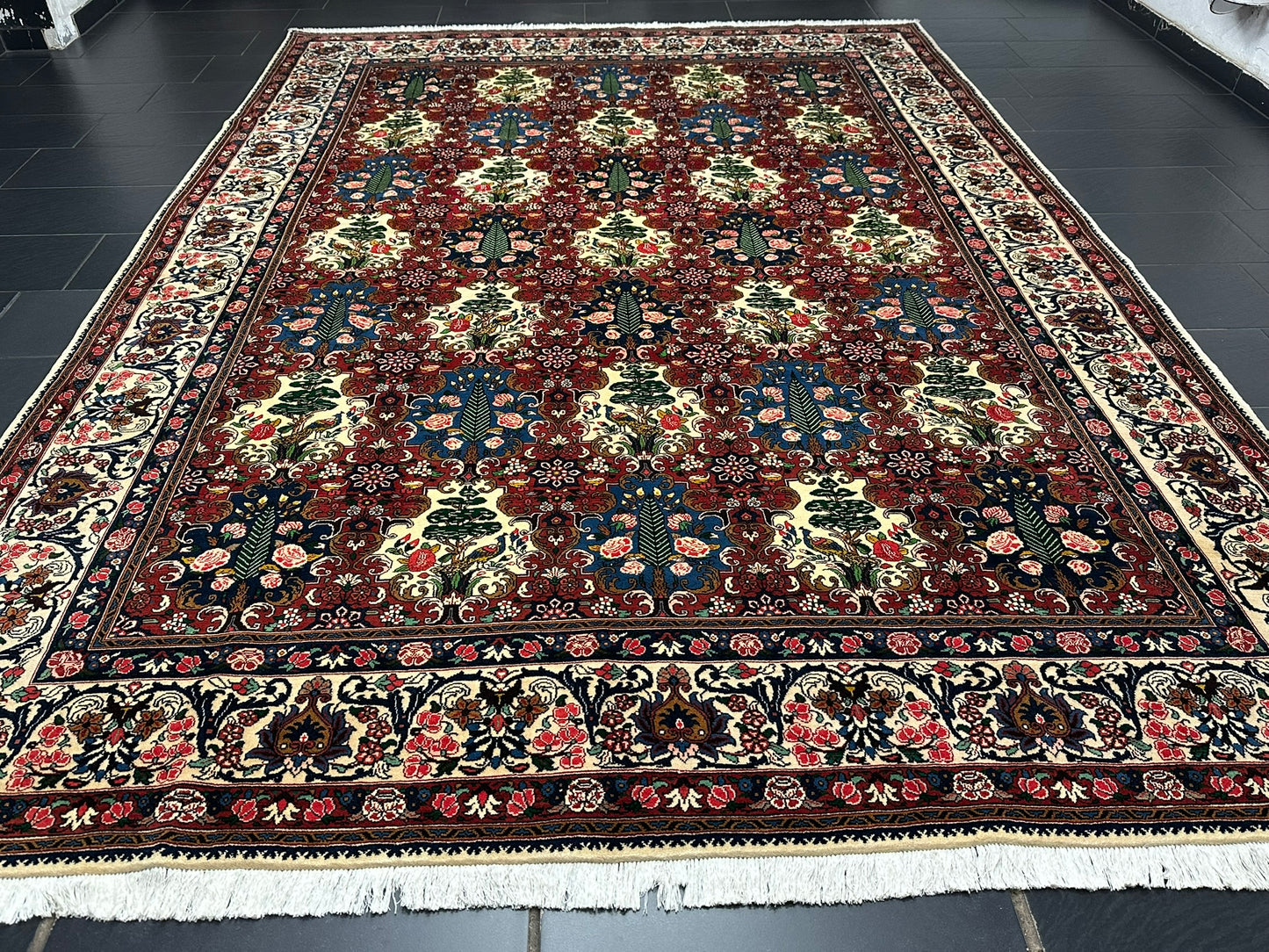 Handgeknüpfter Bachtiar felder  Garten Teppich 365x256 cm Neu