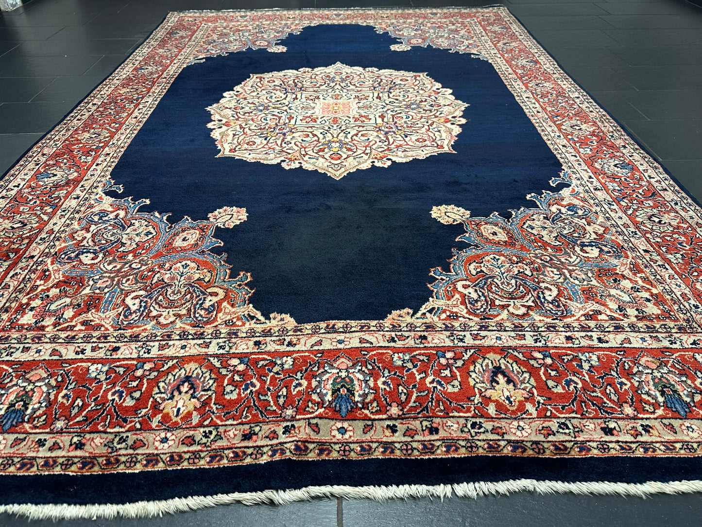 Orientteppich handgeknüpft Sarough Medaillon 320x205 cm