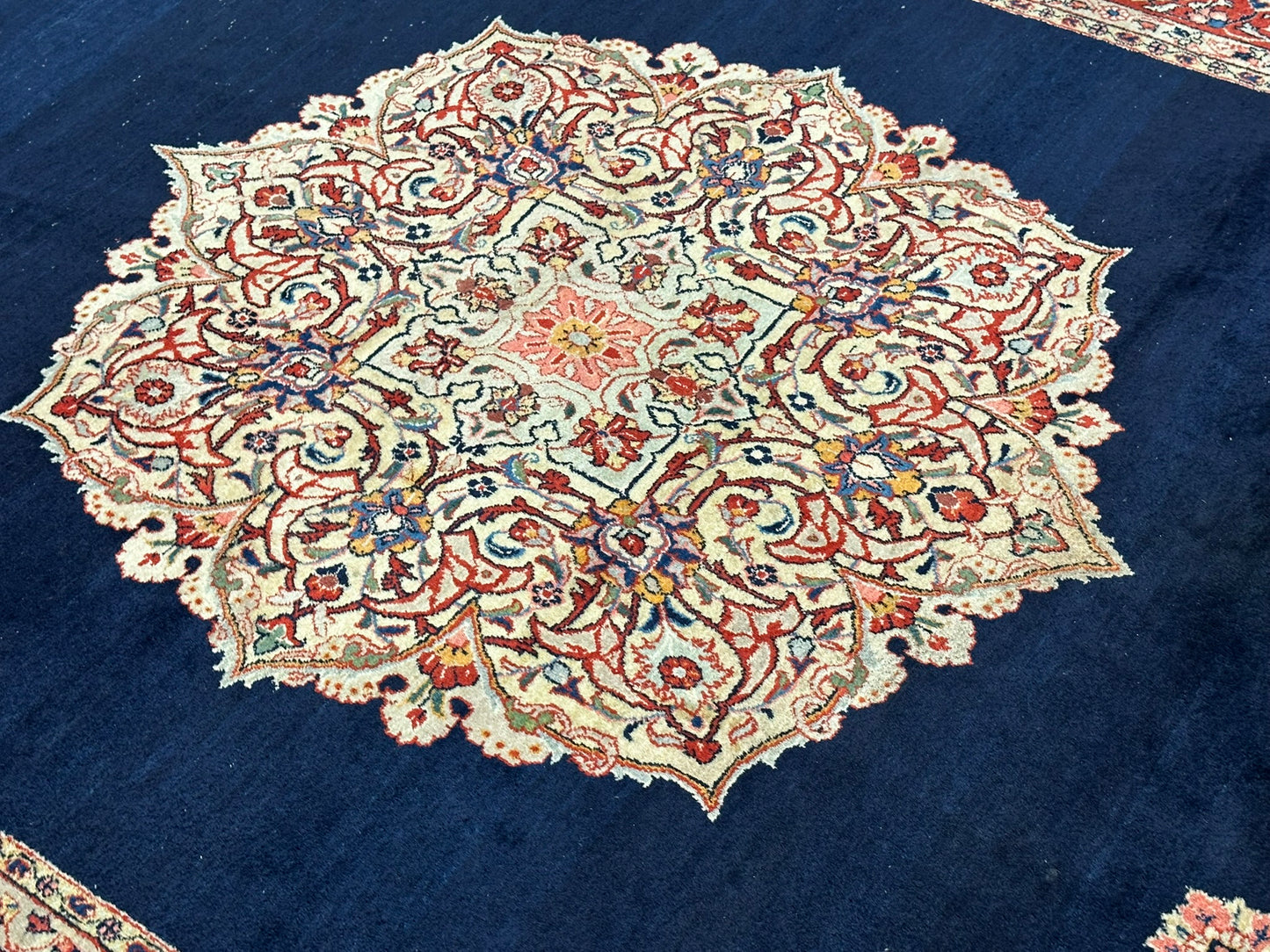 Orientteppich handgeknüpft Sarough Medaillon 320x205 cm