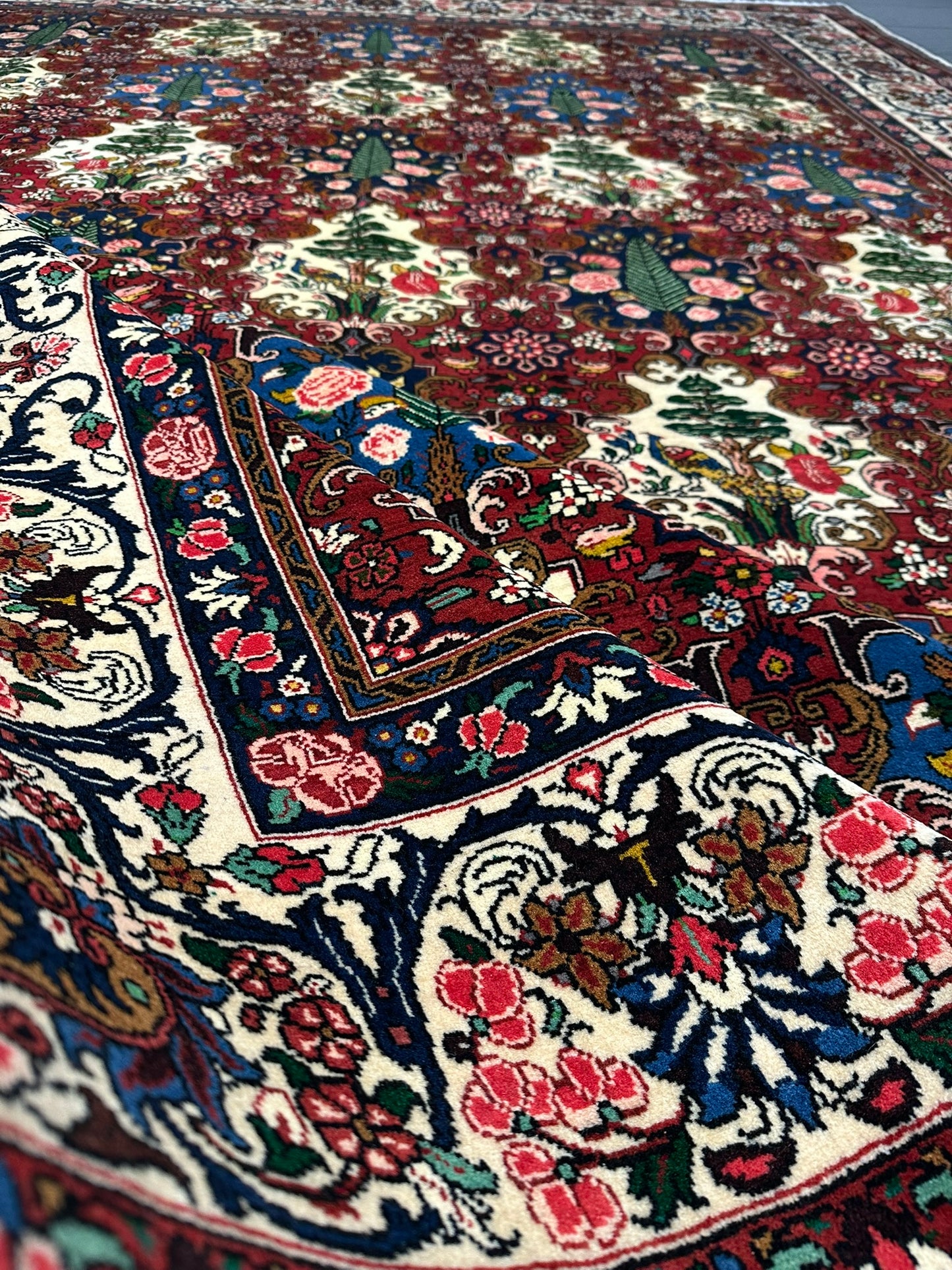 Handgeknüpfter Bachtiar felder  Garten Teppich 365x256 cm Neu