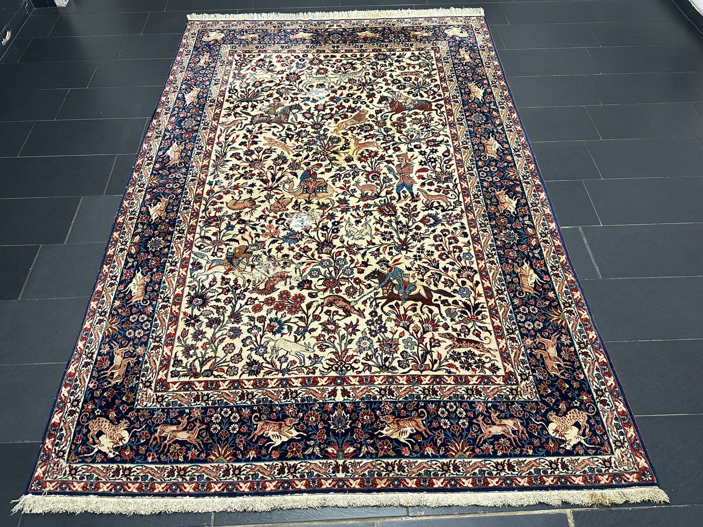 Orientteppich handgeknüpft Isfahan Korkwolle Jagdmotiv 310x200 cm