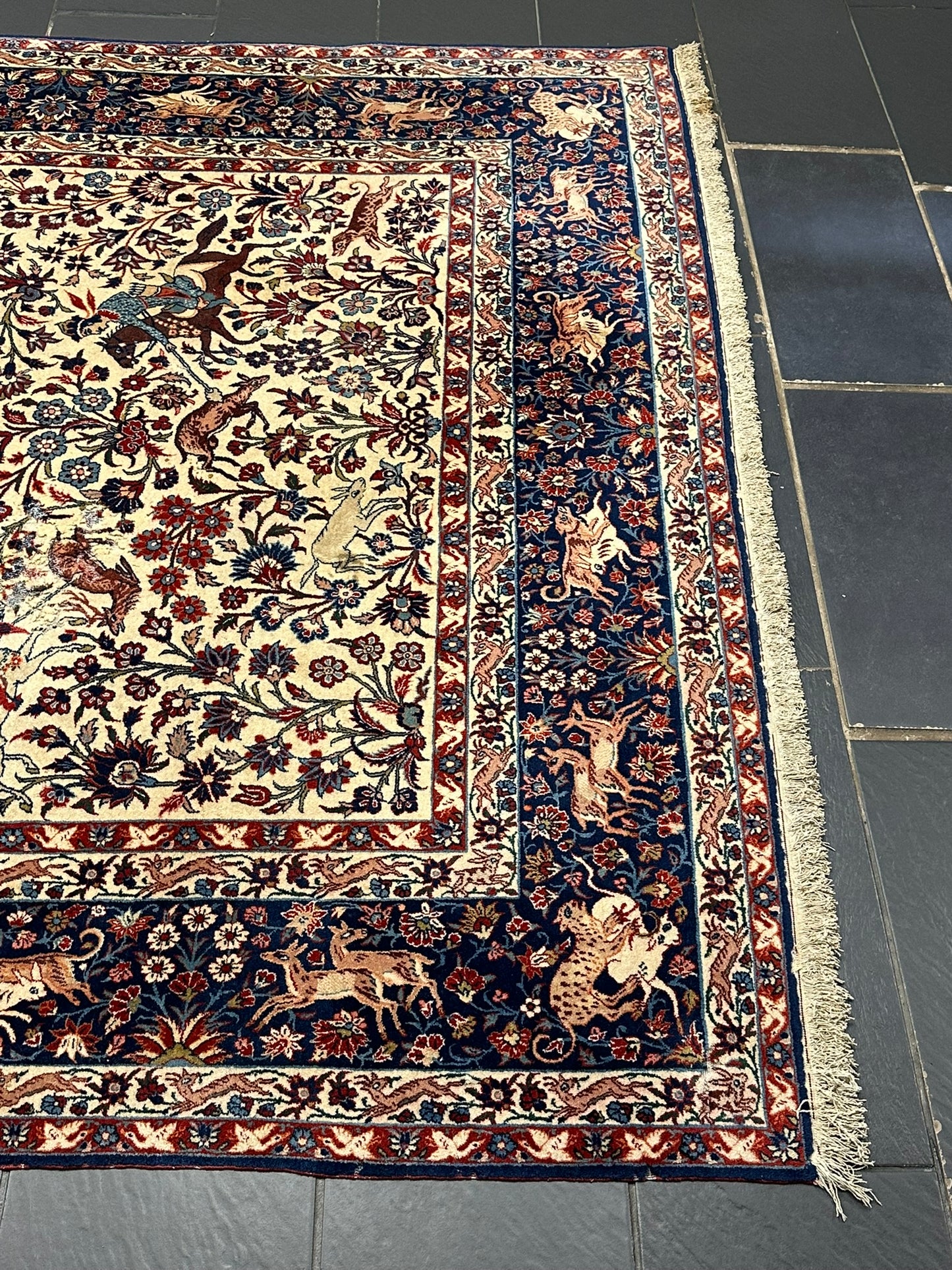 Orientteppich handgeknüpft Isfahan Korkwolle Jagdmotiv 310x200 cm