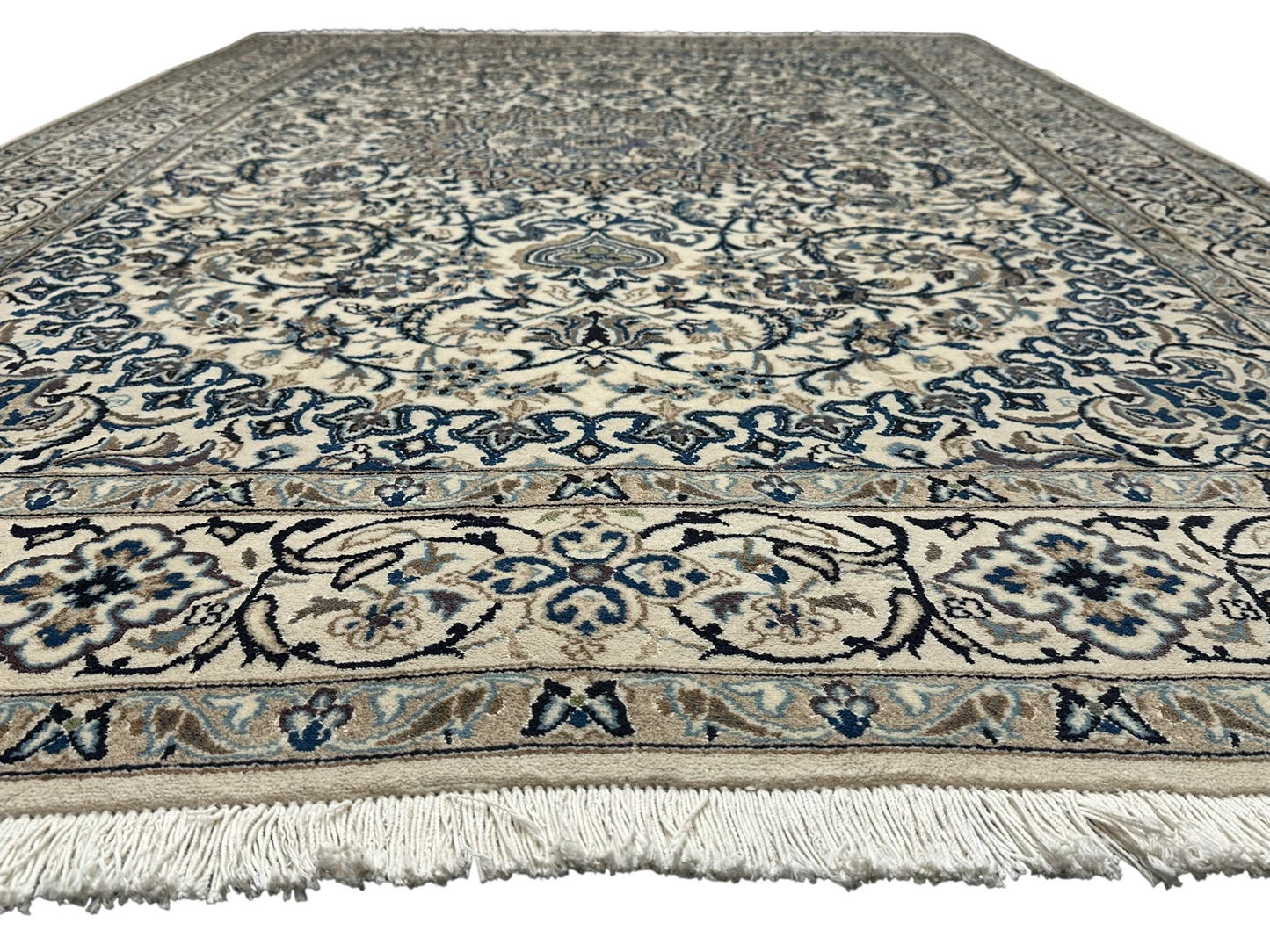 Handgeknüpfter Nain Teppich mit Seide 300x200 cm Neu,