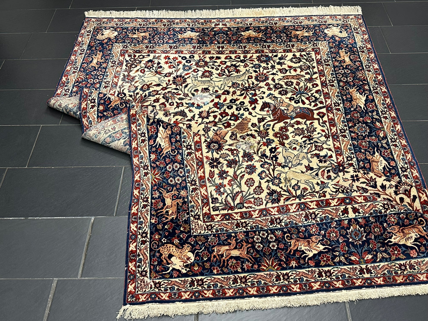 Orientteppich handgeknüpft Isfahan Korkwolle Jagdmotiv 310x200 cm