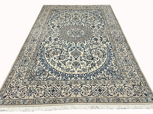 Handgeknüpfter Nain Teppich mit Seide 300x200 cm Neu,