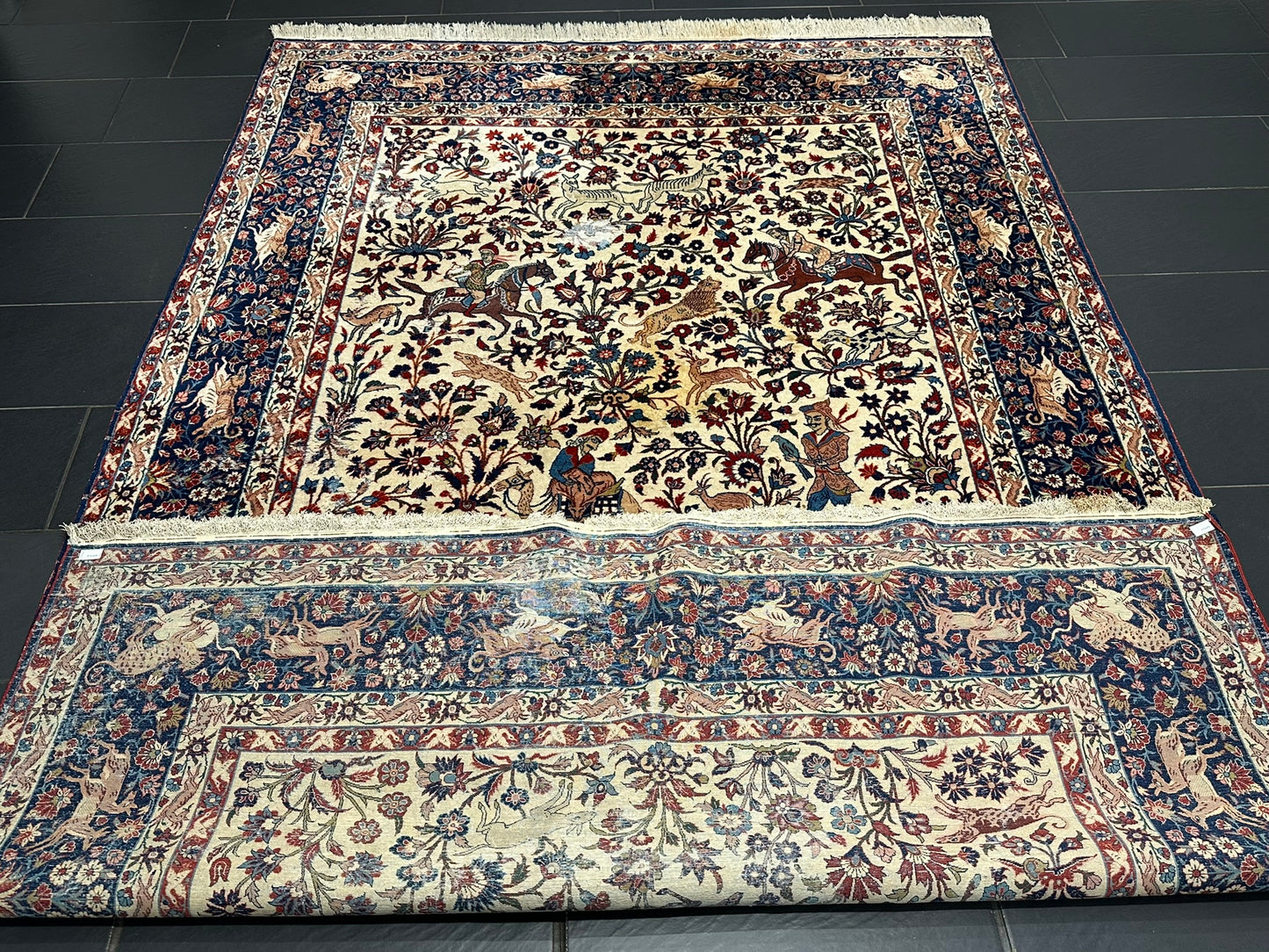 Orientteppich handgeknüpft Isfahan Korkwolle Jagdmotiv 310x200 cm