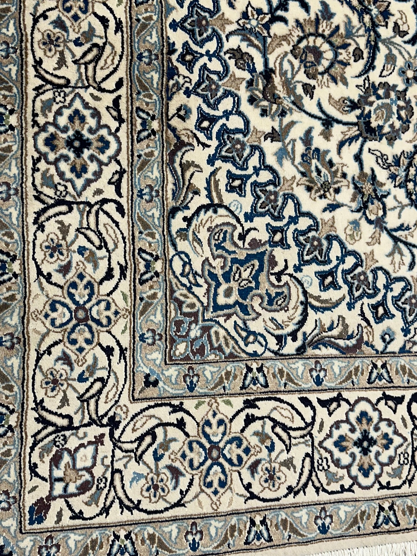 Handgeknüpfter Nain Teppich mit Seide 300x200 cm Neu,