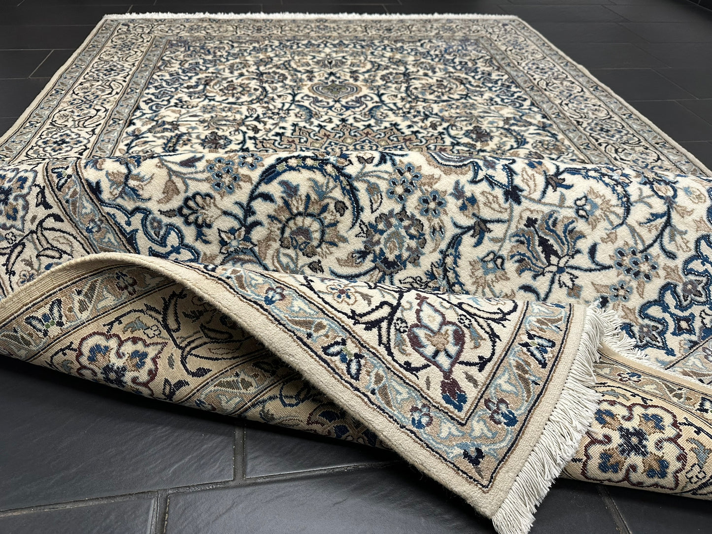Handgeknüpfter Nain Teppich mit Seide 300x200 cm Neu,