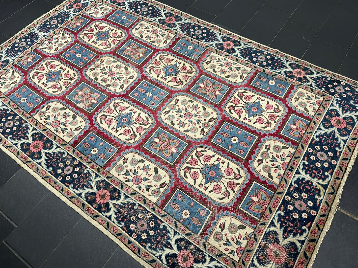 Orientteppich handgeknüpft Kirman Kheshti Felderdesign 295x195 cm