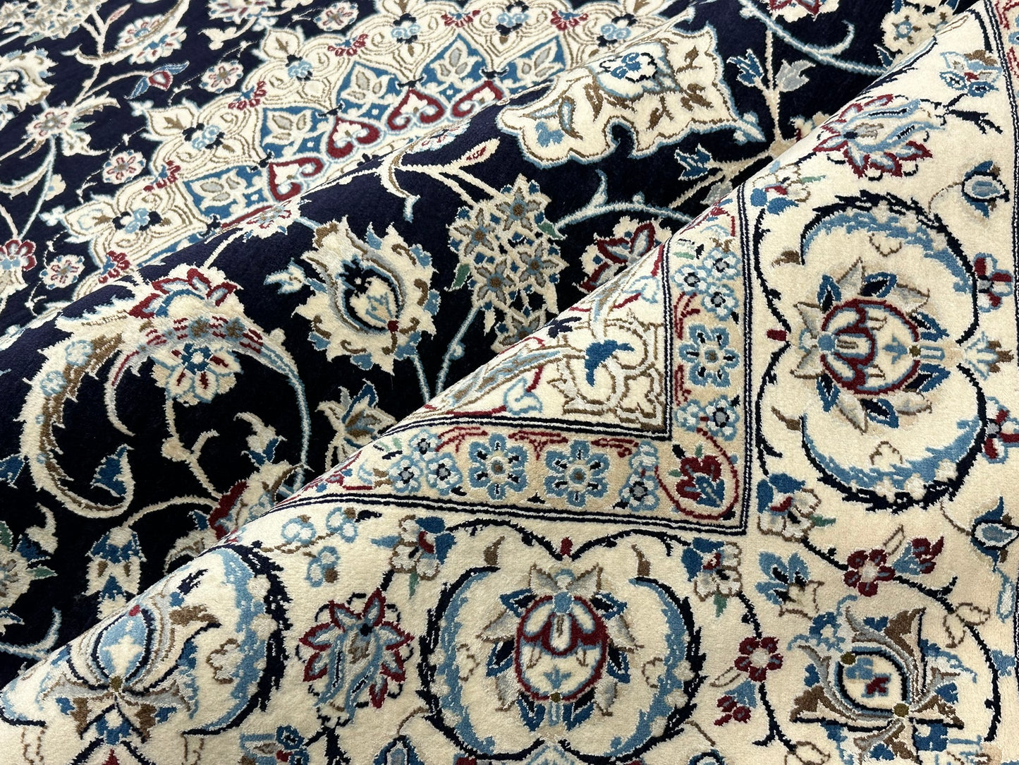 Handgeknüpfter Nain Korkwolle Seide Teppich 300x205 cm Neu