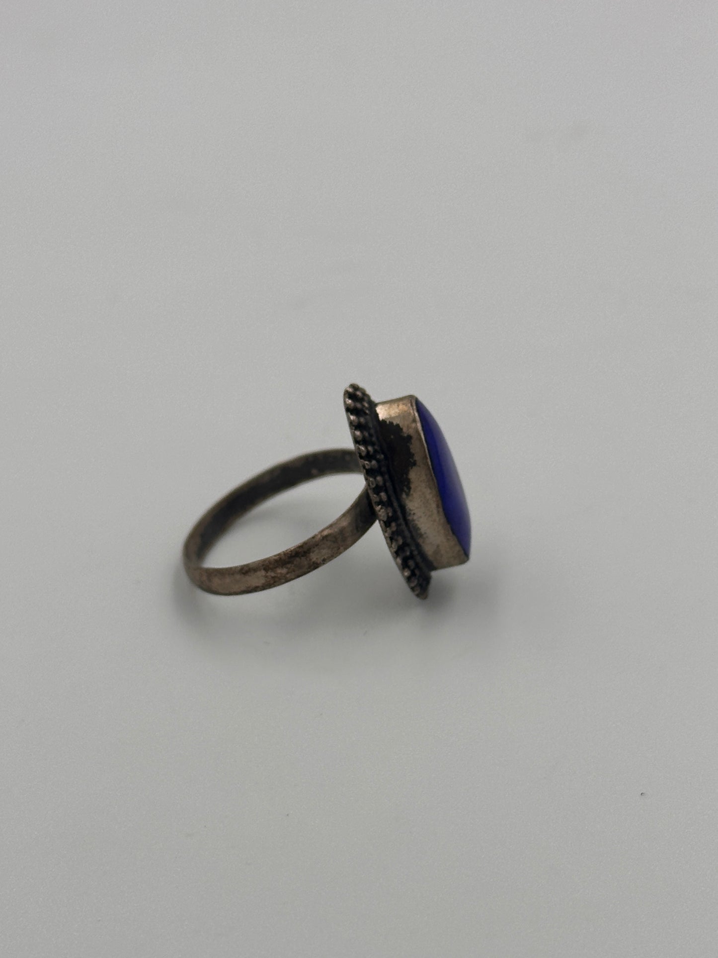 Handgefertigter Silberring (Ungestempelt) mit Lapislazuli-Stein