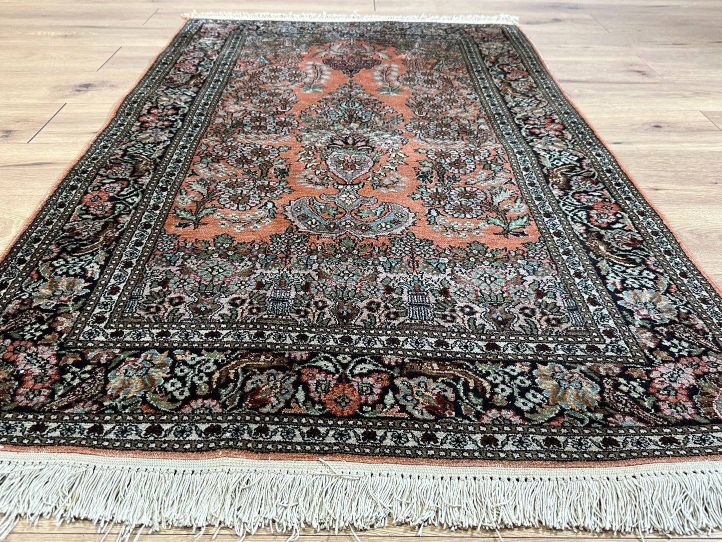 Orientteppich handgeknüpft Seide Lebensbaum 157x93 cm
