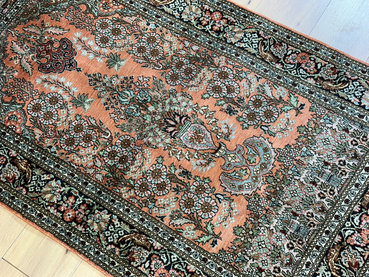 Orientteppich handgeknüpft Seide Lebensbaum 157x93 cm