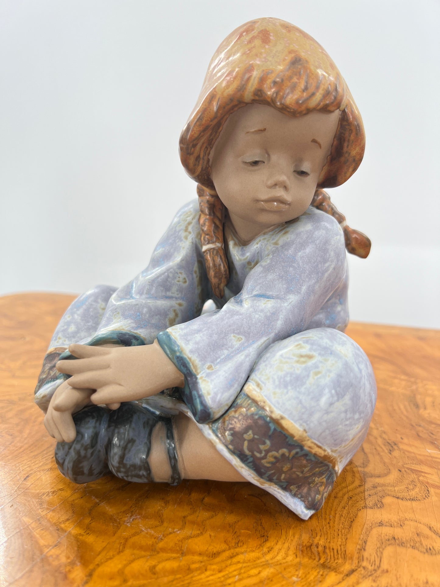 Lladró Porzellan Figur - Mädchen mit Zöpfen