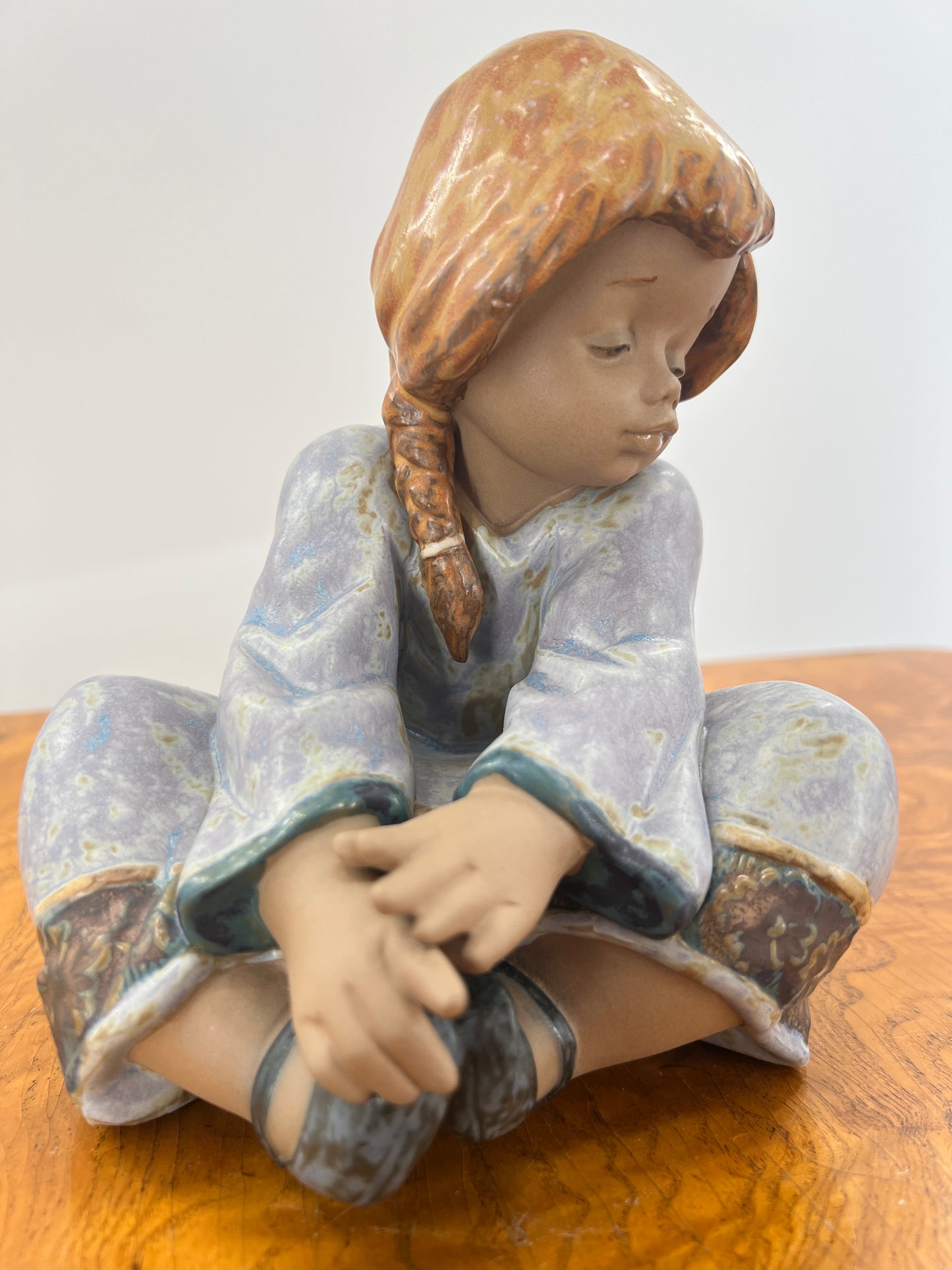 Lladró Porzellan Figur - Mädchen mit Zöpfen