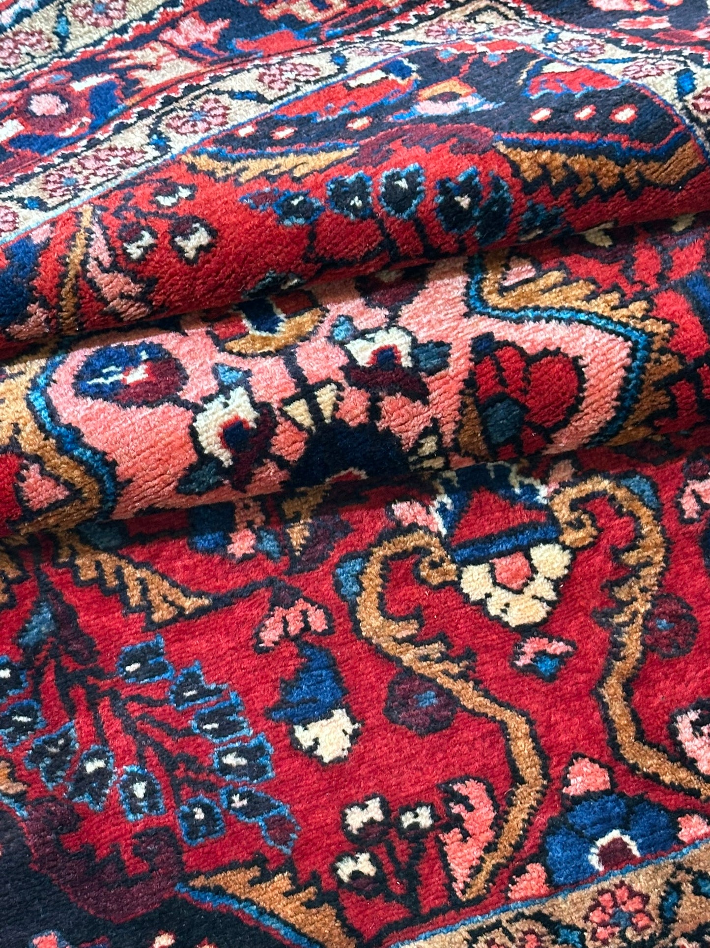 Orientteppich handgeknüpft Lilian Wolle 285x150 cm