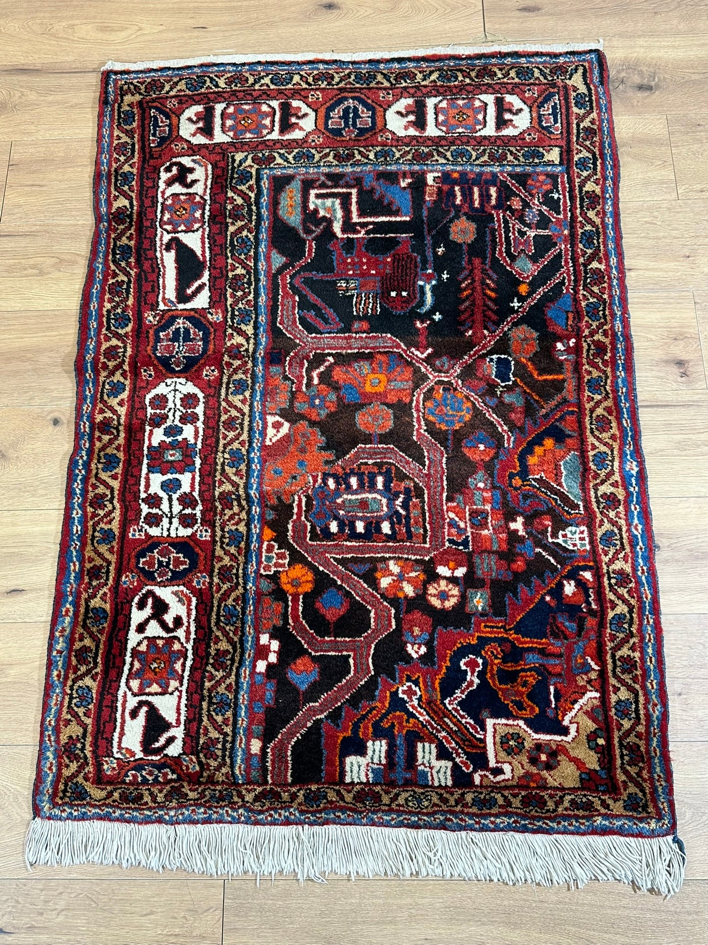 Orientteppich handgeknüpft Bachtiar Naturfarben 145x100 cm