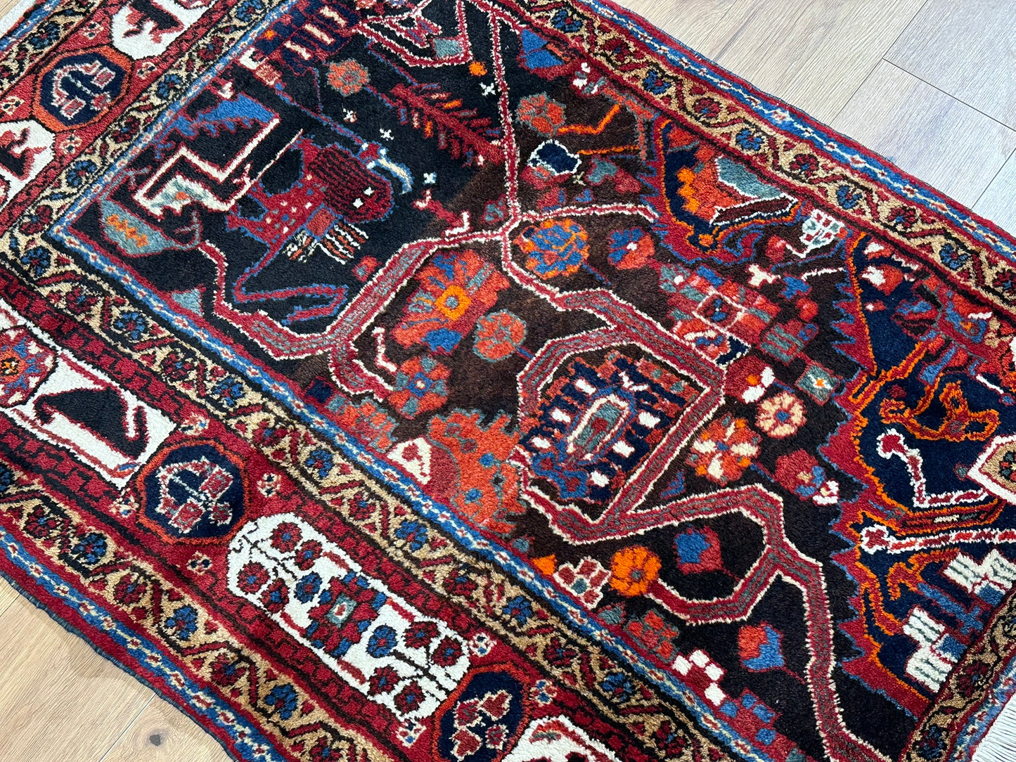 Orientteppich handgeknüpft Bachtiar Naturfarben 145x100 cm