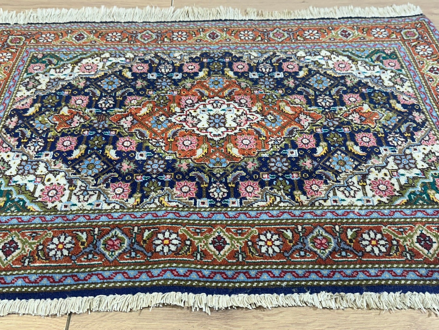 Orientteppich handgeknüpft Täbriz 50 Raj Mahi Wolle 92x64 cm