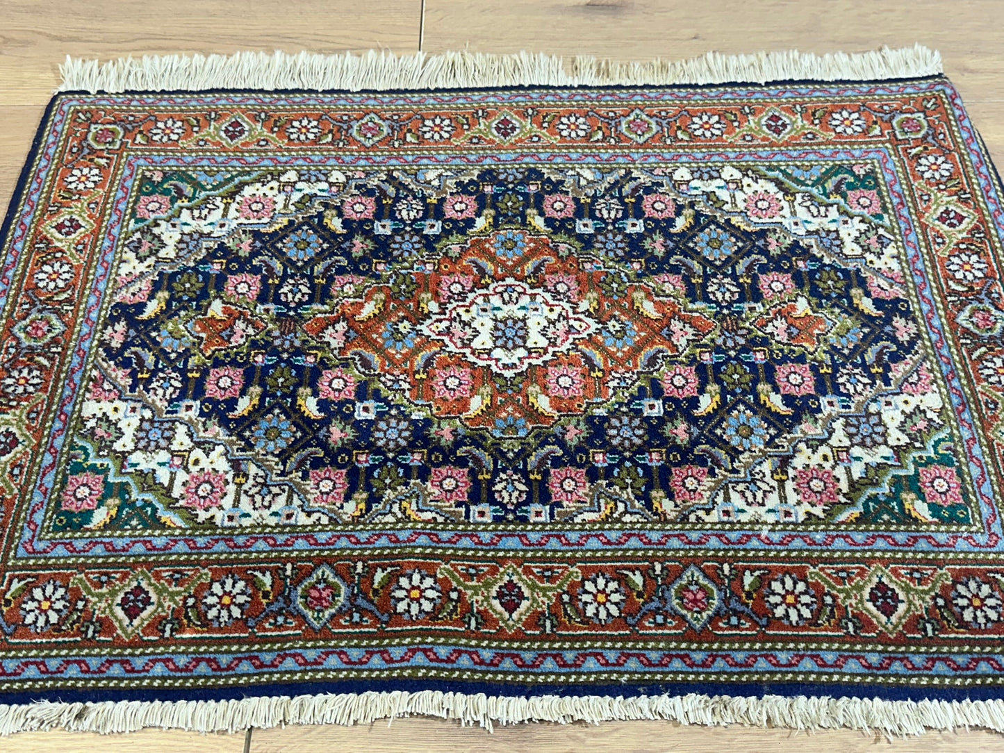 Orientteppich handgeknüpft Täbriz 50 Raj Mahi Wolle 92x64 cm