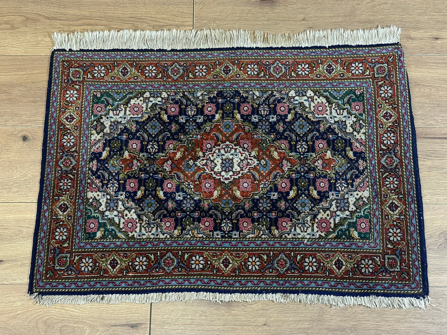Orientteppich handgeknüpft Täbriz 50 Raj Mahi Wolle 92x64 cm